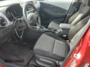 ✅ 2020 Hyundai Kona SEL • VIN: KM8K22AA7LU405366 • Лот: 62260213. Опубликован ранее на Copart с пробегом 110 084 миль. Бесплатный доступ к архиву аукционных продаж из США и подробный отчёт об истории автомобиля на DreamBid. Изображение 7.