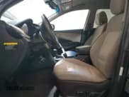 ✅ 2018 Hyundai Santa Fe 2.4L • VIN: 5XYZUDLB9JG524002 • Лот: 50347284. Опубликован ранее на Copart с пробегом 43 140 миль. Бесплатный доступ к архиву аукционных продаж из США и подробный отчёт об истории автомобиля на DreamBid. Изображение 7.