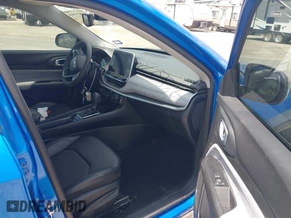 ✅ 2022 Jeep Compass Latitude • VIN: 3C4NJCBB0NT137193 • Lot: 42827393. Listed on IAAI with 25,952 mi. Free auction sales archive from the USA and detailed vehicle history report at DreamBid. Image 5.