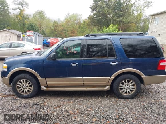 ✅ 2013 Ford Expedition XLT • VIN: 1FMJU1J5XDEF44082 • Lot: 43284216. Listed on IAAI with 198,738 mi. Free auction sales archive from the USA and detailed vehicle history report at DreamBid. Image 15.