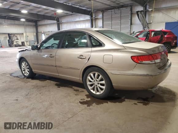 2006 Hyundai Azera SE с VIN KMHFC46F96A051743, выставлен на аукционе Copart как лот 50220485 с пробегом 80 834 миль миль и Списание • Salvage title. История ставок и продаж доступна на DreamBid. Изображение 2.