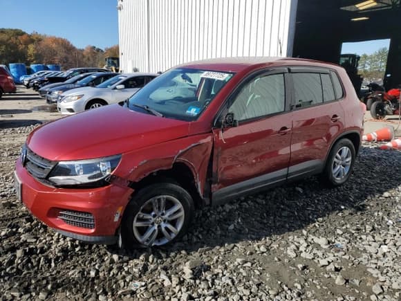 ✅ 2012 Volkswagen Tiguan S • VIN: WVGAV7AXXCW005777 • Lot: 89727725. Listed on Copart with 145,947 mi. Free auction sales archive from the USA and detailed vehicle history report at DreamBid. Image 1.