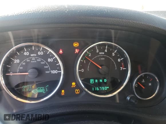 ✅ 2017 Jeep Wrangler Freedom • VIN: 1C4AJWAG6HL584933 • Lot: 90308855. Wystawiony na Copart z przebiegiem 116 790 mil. Bezpłatny archiwum sprzedaży aukcyjnych z USA i szczegółowy raport historii pojazdu na DreamBid. Zdjęcie 9.