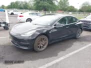 ✅ 2020 Tesla Model 3 Standard Range Plus • VIN: 5YJ3E1EA2LF792101 • Lot: 42764615. Wystawiony na IAAI z przebiegiem 128 215 mil. Bezpłatny archiwum sprzedaży aukcyjnych z USA i szczegółowy raport historii pojazdu na DreamBid. Zdjęcie 2.