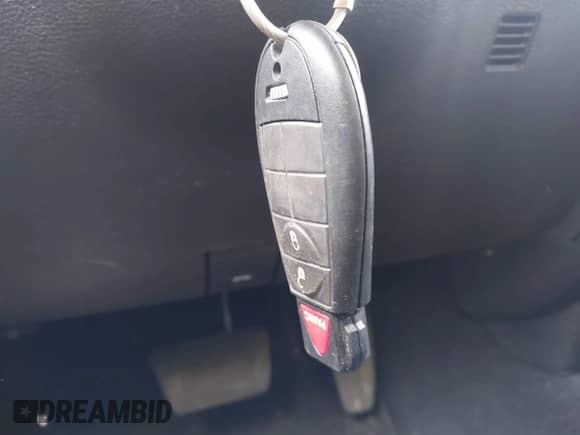 2024 Ram 1500 SLT z VIN 1C6RR6GG4RS123036, wystawiony jako IAAI lot #42356146 z przebiegiem 38 557 mil mil oraz . Historia ofert i sprzedaży dostępna na DreamBid. Obrazek 11.