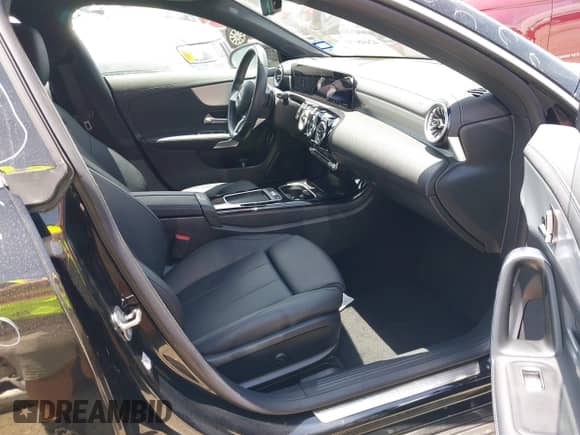 2025 Mercedes-Benz CLA 250 с VIN W1K5J4GB0SN527646, выставлен на аукционе IAAI как лот 42448690 с пробегом 17 567 миль миль и . История ставок и продаж доступна на DreamBid. Изображение 5.