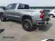 2020 Chevrolet Silverado 1500 LT z VIN 1GCRYDEK6LZ115154, wystawiony jako IAAI lot #42620238 z przebiegiem 97 370 mil mil oraz . Historia ofert i sprzedaży dostępna na DreamBid. Obrazek 3.