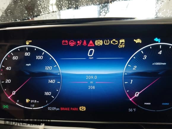 ✅ 2025 Mercedes-Benz GLC 300 • VIN: W1NKM4HB8SF291642 • Лот: 41397382. Опубликован ранее на IAAI с пробегом 209 миль. Бесплатный доступ к архиву аукционных продаж из США и подробный отчёт об истории автомобиля на DreamBid. Изображение 15.