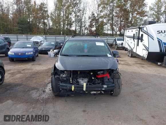 ✅ 2017 Kia Sedona EX • VIN: KNDMC5C12H6283052 • Lot: 40749961. Listed on IAAI with 146,996 mi. Free auction sales archive from the USA and detailed vehicle history report at DreamBid. Image 6.