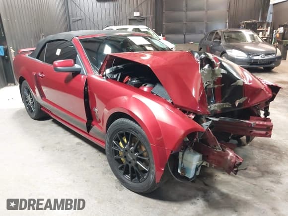 ✅ 2007 Ford Mustang GT Deluxe • VIN: 1ZVHT85H275345662 • Lot: 42380054. Listed on IAAI with 87,400 mi. Free auction sales archive from the USA and detailed vehicle history report at DreamBid. Image 1.