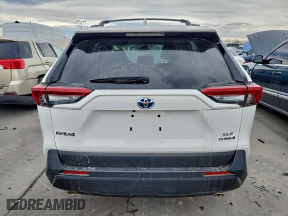 ✅ 2022 Toyota RAV4 Hybrid XLE • VIN: JTMRWRFV0ND157847 • Lot: 95995285. Wystawiony na Copart z przebiegiem 30 943 mil. Bezpłatny archiwum sprzedaży aukcyjnych z USA i szczegółowy raport historii pojazdu na DreamBid. Zdjęcie 6.