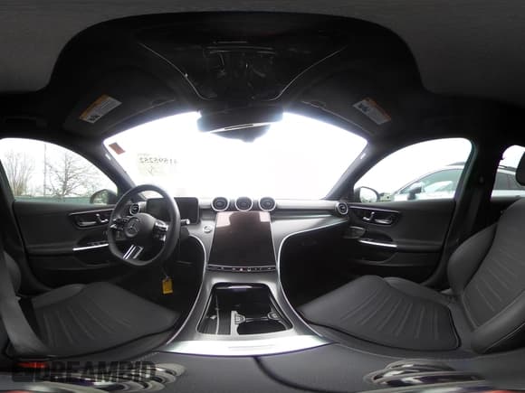 ✅ 2024 Mercedes-Benz C 300 • VIN: W1KAF4HB3RR177320 • Lot: 41595252. Wystawiony na IAAI z przebiegiem 4 741 mil. Bezpłatny archiwum sprzedaży aukcyjnych z USA i szczegółowy raport historii pojazdu na DreamBid. Zdjęcie 18.