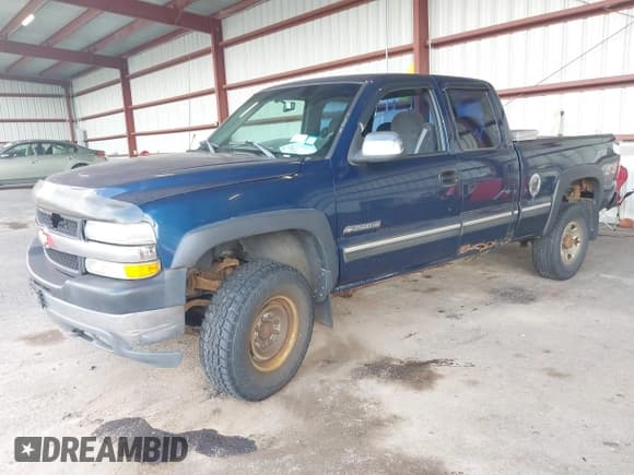 ✅ 2001 Chevrolet Silverado 2500HD LS • VIN: 1GCHK29UX1E301569 • Лот: 43145027. Опубликован ранее на IAAI с пробегом 224 257 миль. Бесплатный доступ к архиву аукционных продаж из США и подробный отчёт об истории автомобиля на DreamBid. Изображение 2.