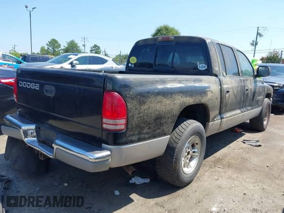 ✅ 2000 Dodge Dakota Sport • VIN: 1B7GL2AZ1YS730255 • Лот: 42826219. Размещён на IAAI с пробегом 190 037 миль миль. Получите бесплатный доступ к архиву аукционных продаж из США и посмотрите подробный отчёт об истории автомобиля на DreamBid. Изображение 4.