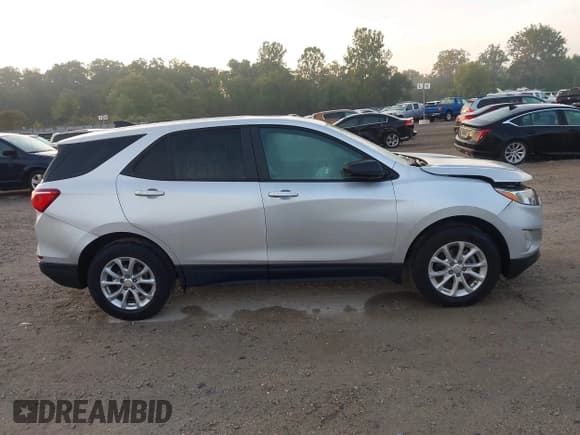 ✅ 2020 Chevrolet Equinox LS • VIN: 3GNAXHEV5LS554190 • Lot: 43279857. Wystawiony na IAAI z przebiegiem 65 620 mil. Bezpłatny archiwum sprzedaży aukcyjnych z USA i szczegółowy raport historii pojazdu na DreamBid. Zdjęcie 13.