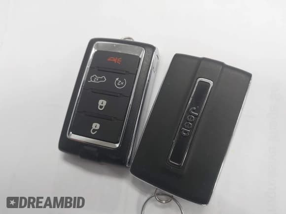 ✅ 2023 Jeep Grand Cherokee Limited • VIN: 1C4RJHBG2PC629362 • Lot: 43179133. Wystawiony na IAAI z przebiegiem 18 427 mil. Bezpłatny archiwum sprzedaży aukcyjnych z USA i szczegółowy raport historii pojazdu na DreamBid. Zdjęcie 11.