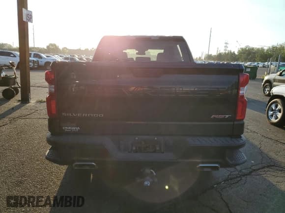 ✅ 2022 Chevrolet Silverado 1500 RST • VIN: 2GCUDEED2N1517956 • Lot: 69845685. Wystawiony na Copart z przebiegiem 49 594 mil. Bezpłatny archiwum sprzedaży aukcyjnych z USA i szczegółowy raport historii pojazdu na DreamBid. Zdjęcie 6.