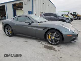 ✅ 2015 Ferrari California T • VIN: ZFF77XJA3F0206563 • Lot: 78976914. Wystawiony na Copart z przebiegiem Nie podano. Bezpłatny archiwum sprzedaży aukcyjnych z USA i szczegółowy raport historii pojazdu na DreamBid. Zdjęcie 4.