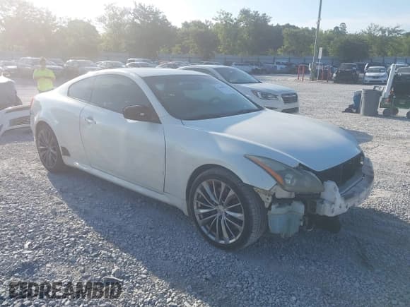 ✅ 2011 Infiniti G37 Journey • VIN: JN1CV6EK6BM215666 • Lot: 42696874. Listed on IAAI with 206,415 mi. Free auction sales archive from the USA and detailed vehicle history report at DreamBid. Image 1.