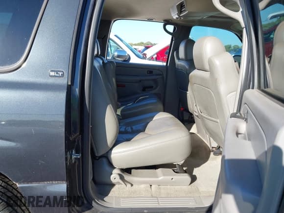 ✅ 2005 GMC Yukon XL SLE • VIN: 1GKEC16ZX5J189559 • Lot: 43475362. Listed on IAAI with 249,538 mi. Free auction sales archive from the USA and detailed vehicle history report at DreamBid. Image 8.
