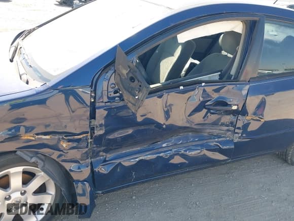 ✅ 2010 Nissan Sentra S • VIN: 3N1AB6APXAL641192 • Lot: 43385313. Listed on IAAI with 180,646 mi. Free auction sales archive from the USA and detailed vehicle history report at DreamBid. Image 6.