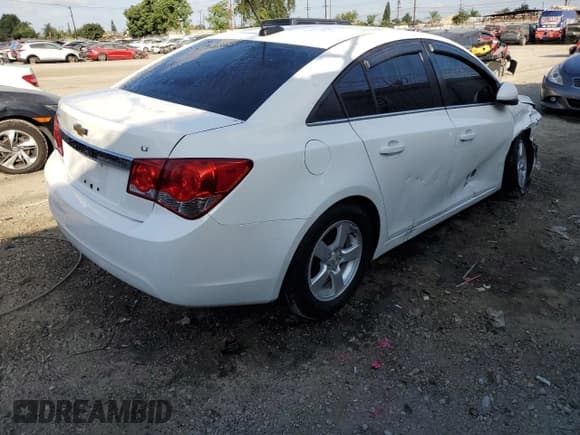 ✅ 2015 Chevrolet Cruze LT • VIN: 1G1PC5SB7F7236736 • Lot: 84290045. Listed on Copart with 61,371 mi. Free auction sales archive from the USA and detailed vehicle history report at DreamBid. Image 3.