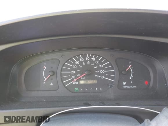 ✅ 2000 Toyota Sienna CE • VIN: 4T3ZF19C0YU210825 • Lot: 42700730. Listed on IAAI with 169,766 mi. Free auction sales archive from the USA and detailed vehicle history report at DreamBid. Image 7.