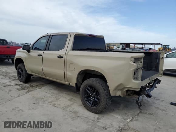 ✅ 2023 Chevrolet Silverado 1500 LT Trail Boss • VIN: 3GCUDFE88PG115832 • Lot: 48761895. Wystawiony na Copart z przebiegiem 57 479 mil. Bezpłatny archiwum sprzedaży aukcyjnych z USA i szczegółowy raport historii pojazdu na DreamBid. Zdjęcie 2.