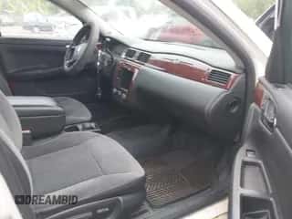 2006 Chevrolet Impala Police Police z VIN 2G1WS551469357515, wystawiony jako IAAI lot #42509821 z przebiegiem 82 136 mil mil oraz . Historia ofert i sprzedaży dostępna na DreamBid. Obrazek 5.