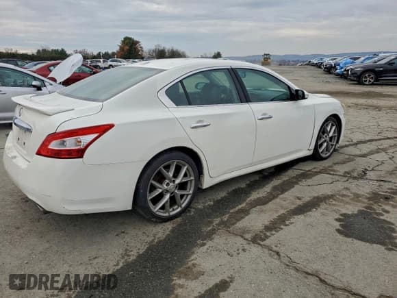 ✅ 2011 Nissan Maxima SV • VIN: 1N4AA5AP1BC805524 • Lot: 93909655. Listed on Copart with 109,701 mi. Free auction sales archive from the USA and detailed vehicle history report at DreamBid. Image 3.