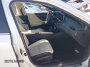 ✅ 2022 Lexus ES 300h Luxury • VIN: 58AEA1C14NU021371 • Лот: 41831043. Опубликован ранее на IAAI с пробегом 10 690 миль. Бесплатный доступ к архиву аукционных продаж из США и подробный отчёт об истории автомобиля на DreamBid. Изображение 5.