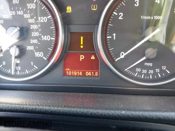 ✅ 2011 BMW 3 Series 328i • VIN: WBAPH5G57BNM83236 • Lot: 43295180. Wystawiony na IAAI z przebiegiem 101 914 mil. Bezpłatny archiwum sprzedaży aukcyjnych z USA i szczegółowy raport historii pojazdu na DreamBid. Zdjęcie 7.