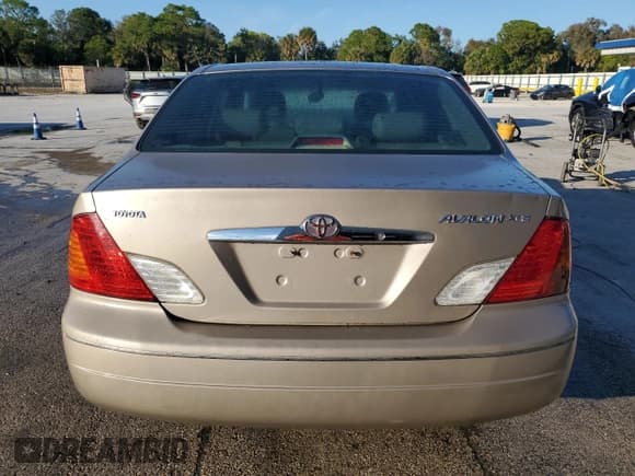 ✅ 2000 Toyota Avalon XL • VIN: 4T1BF28B8YU089437 • Лот: 93551635. Опубликован ранее на Copart с пробегом 352 595 миль. Бесплатный доступ к архиву аукционных продаж из США и подробный отчёт об истории автомобиля на DreamBid. Изображение 6.