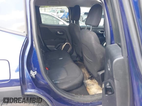 ✅ 2017 Jeep Renegade Latitude • VIN: ZACCJABB8HPE80681 • Lot: 43106963. Wystawiony na IAAI z przebiegiem 137 553 mil. Bezpłatny archiwum sprzedaży aukcyjnych z USA i szczegółowy raport historii pojazdu na DreamBid. Zdjęcie 8.