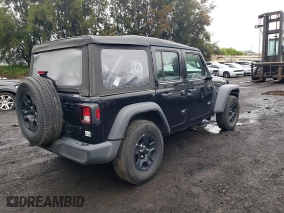 ✅ 2023 Jeep Wrangler Sport • VIN: 1C4HJXDG0PW701225 • Lot: 93782465. Wystawiony na Copart z przebiegiem 57 954 mil. Bezpłatny archiwum sprzedaży aukcyjnych z USA i szczegółowy raport historii pojazdu na DreamBid. Zdjęcie 3.