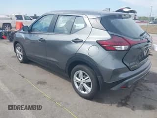 ✅ 2025 Nissan Kicks Play S • VIN: 3N1CP5BV3SL481272 • Lot: 43269230. Wystawiony na IAAI z przebiegiem 5 908 mil. Bezpłatny archiwum sprzedaży aukcyjnych z USA i szczegółowy raport historii pojazdu na DreamBid. Zdjęcie 3.