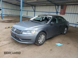 ✅ 2014 Volkswagen Passat S • VIN: 1VWAP7A35EC006073 • Lot: 80075685. Wystawiony na Copart z przebiegiem 176 260 mil. Bezpłatny archiwum sprzedaży aukcyjnych z USA i szczegółowy raport historii pojazdu na DreamBid. Zdjęcie 1.