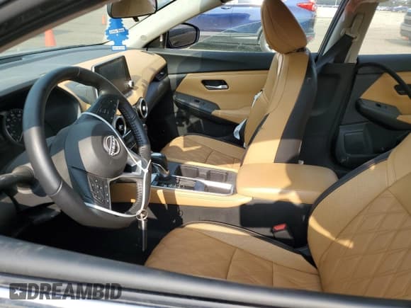 ✅ 2024 Nissan Sentra SV • VIN: 3N1AB8CV0RY390950 • Lot: 67613825. Wystawiony na Copart z przebiegiem 37 349 mil. Bezpłatny archiwum sprzedaży aukcyjnych z USA i szczegółowy raport historii pojazdu na DreamBid. Zdjęcie 7.