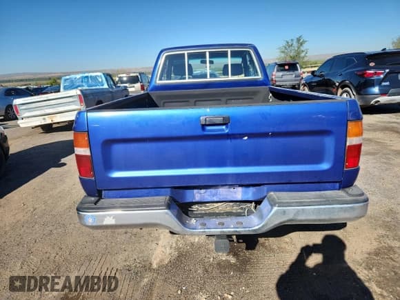 ✅ 1993 Toyota Pickup SR5 • VIN: JT4VN13G7P5118632 • Лот: 71962175. Опубликован ранее на Copart с пробегом 262 952 миль. Бесплатный доступ к архиву аукционных продаж из США и подробный отчёт об истории автомобиля на DreamBid. Изображение 6.