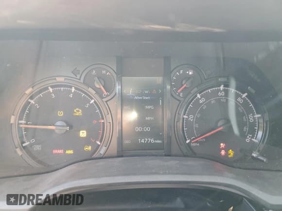 ✅ 2023 Toyota 4Runner SR5 Premium • VIN: JTENU5JR9P6133301 • Lot: 68360545. Wystawiony na Copart z przebiegiem 14 776 mil. Bezpłatny archiwum sprzedaży aukcyjnych z USA i szczegółowy raport historii pojazdu na DreamBid. Zdjęcie 9.