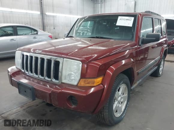 ✅ 2007 Jeep Commander Sport • VIN: 1J8HG48K97C518217 • Лот: 42124862. Опубликован ранее на IAAI с пробегом 198 371 миль. Бесплатный доступ к архиву аукционных продаж из США и подробный отчёт об истории автомобиля на DreamBid. Изображение 2.