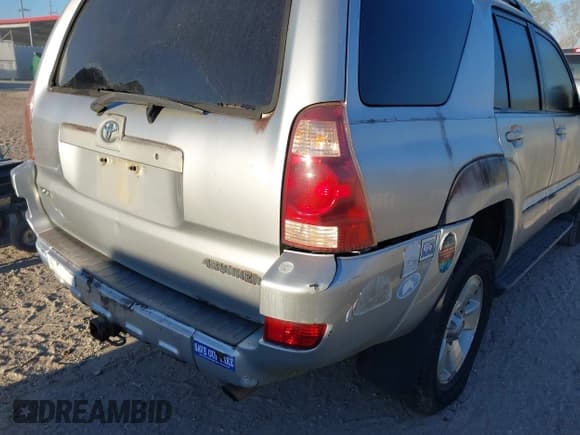 ✅ 2004 Toyota 4Runner SR5 • VIN: JTEZU14R440031523 • Lot: 41840411. Listed on IAAI with 215,469 mi. Free auction sales archive from the USA and detailed vehicle history report at DreamBid. Image 6.