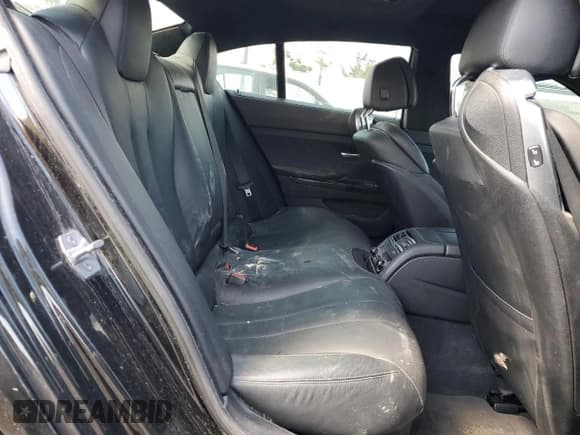 ✅ 2015 BMW 6 Series 640i • VIN: WBA6A0C5XFD318947 • Lot: 50228615. Wystawiony na Copart z przebiegiem 78 202 mil. Bezpłatny archiwum sprzedaży aukcyjnych z USA i szczegółowy raport historii pojazdu na DreamBid. Zdjęcie 10.