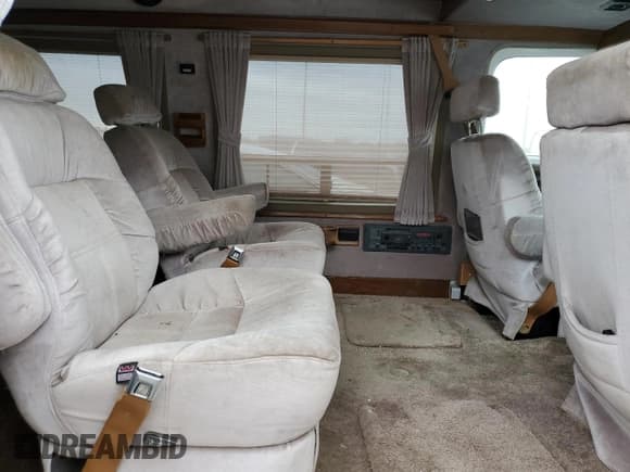 ✅ 1991 Chevrolet Sportvan • VIN: 1GBEG25K9M7125247 • Лот: 75549674. Опубликован ранее на Copart с пробегом 108 756 миль. Бесплатный доступ к архиву аукционных продаж из США и подробный отчёт об истории автомобиля на DreamBid. Изображение 11.