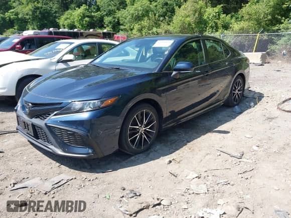2021 Toyota Camry SE with VIN 4T1G11BK4MU042911, listed as a IAAI auction lot 42495834 with 73,314 mi miles and . Bid and sale history available at DreamBid. Image 19.