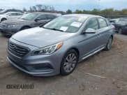 ✅ 2016 Hyundai Sonata Sport • VIN: 5NPE34AF4GH389259 • Лот: 43629376. Опубликован ранее на IAAI с пробегом 126 774 миль. Бесплатный доступ к архиву аукционных продаж из США и подробный отчёт об истории автомобиля на DreamBid. Изображение 17.