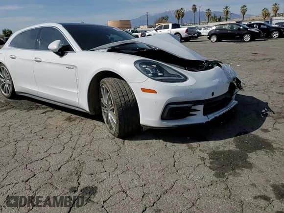 ✅ 2018 Porsche Panamera • VIN: WP0CE2A70JL148560 • Lot: 44025645. Listed on Copart with 96,018 mi. Free auction sales archive from the USA and detailed vehicle history report at DreamBid. Image 11.
