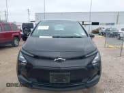 ✅ 2023 Chevrolet Bolt EV 2LT • VIN: 1G1FX6S02P4143467 • Lot: 41607322. Wystawiony na IAAI z przebiegiem 95 398 mil. Bezpłatny archiwum sprzedaży aukcyjnych z USA i szczegółowy raport historii pojazdu na DreamBid. Zdjęcie 6.