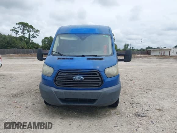 ✅ 2015 Ford Transit Cargo • VIN: 1FTNR2CM1FKB06024 • Lot: 42931493. Wystawiony na IAAI z przebiegiem 192 334 mil. Bezpłatny archiwum sprzedaży aukcyjnych z USA i szczegółowy raport historii pojazdu na DreamBid. Zdjęcie 12.