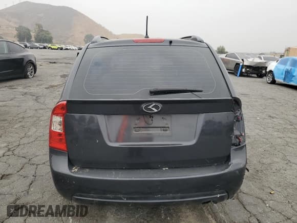 ✅ 2007 Kia Rondo EX • VIN: KNAFG526677072503 • Lot: 68944205. Listed on Copart with 216,411 mi. Free auction sales archive from the USA and detailed vehicle history report at DreamBid. Image 6.